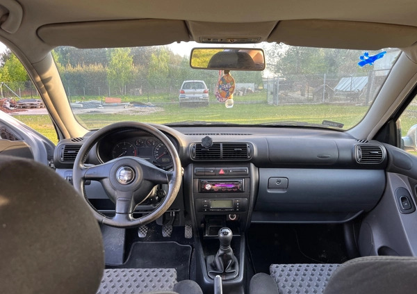 Seat Leon cena 6400 przebieg: 215615, rok produkcji 1999 z Września małe 562
